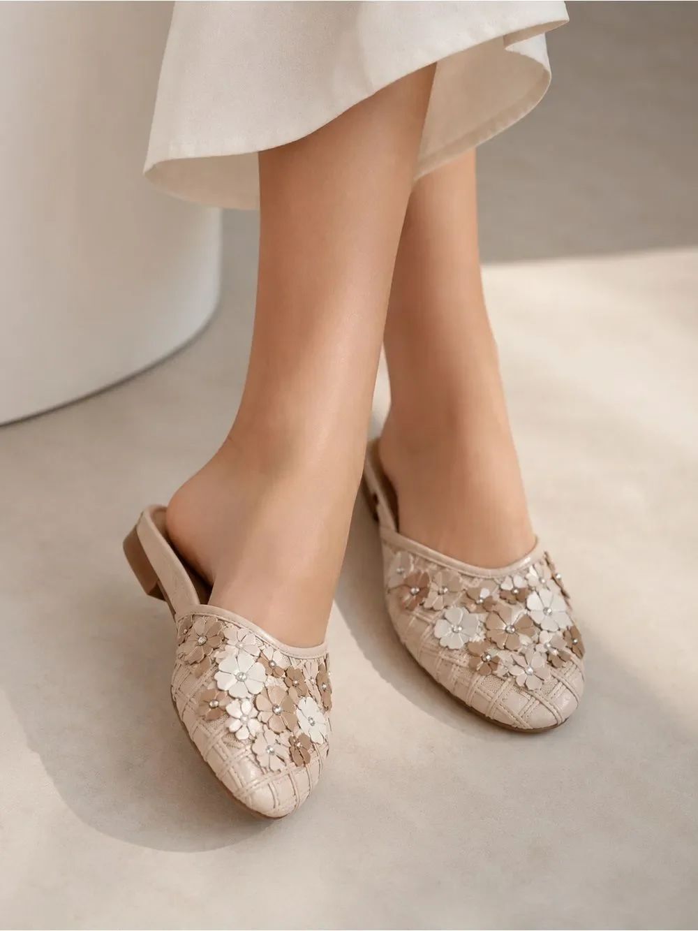 Gianni Bini Beige Floral Appliqué Slip-On Mules